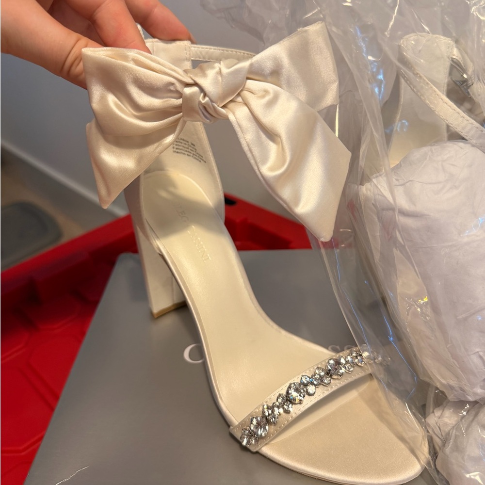 Oleg Cassini Cream Bow Heels with Rhinestones